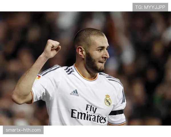 本泽马 vs 苏亚雷斯:终结效率与战术角色差异 本泽马 vs 苏亚雷斯:终结效率与战术角色差异